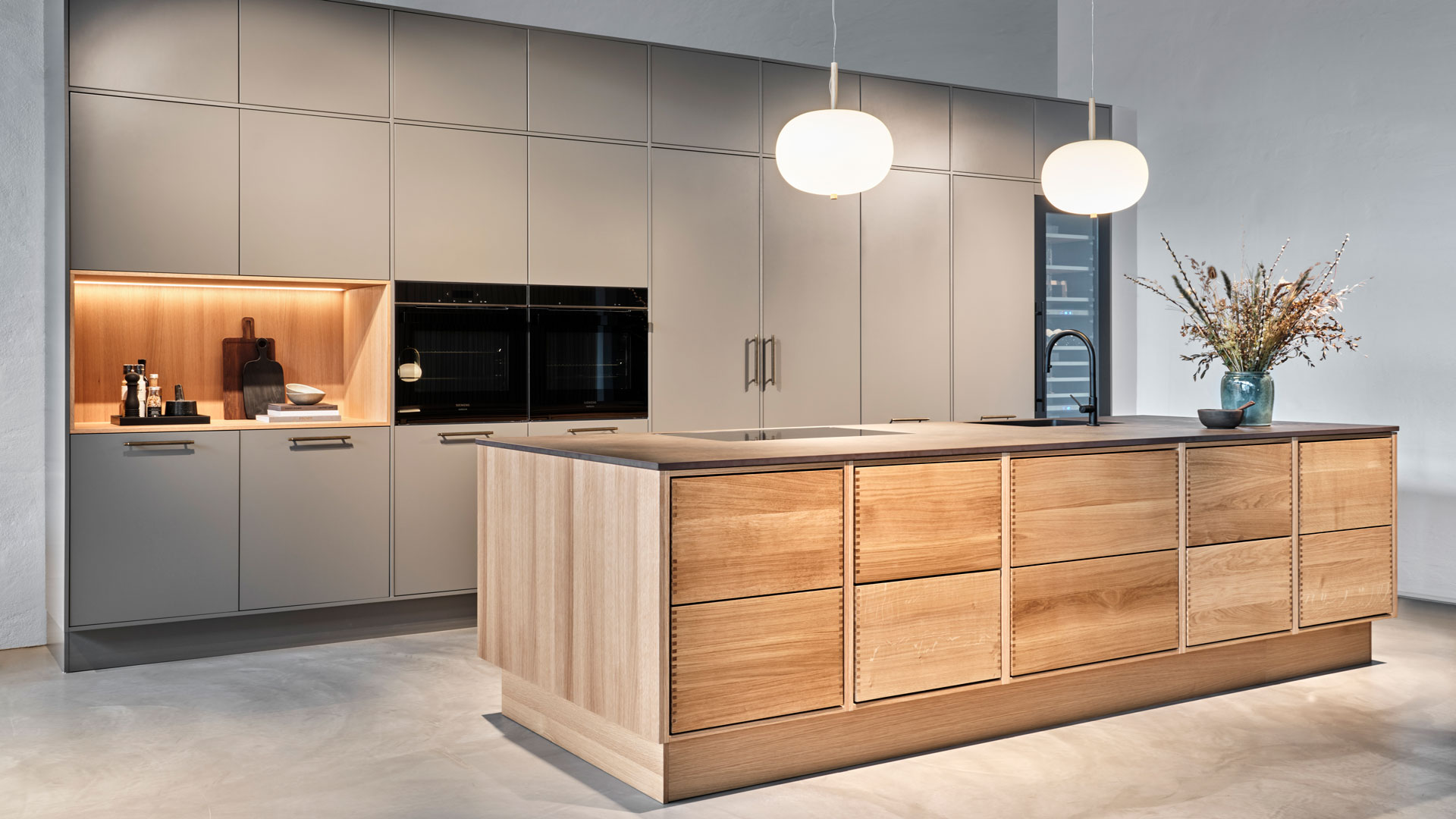 Tvis Køkken Skive - køkkenfirma med nye køkkener, badeværelser og garderobeskabe